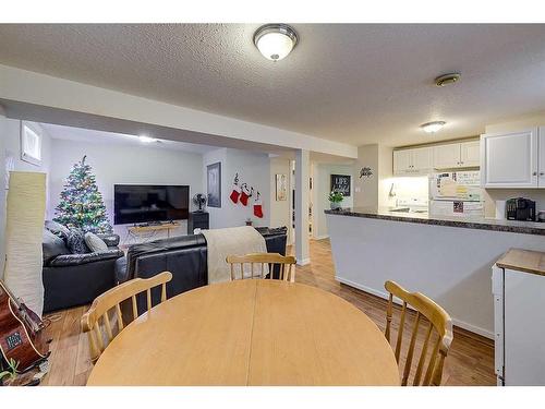 4013 47 Street, Red Deer, AB - Indoor