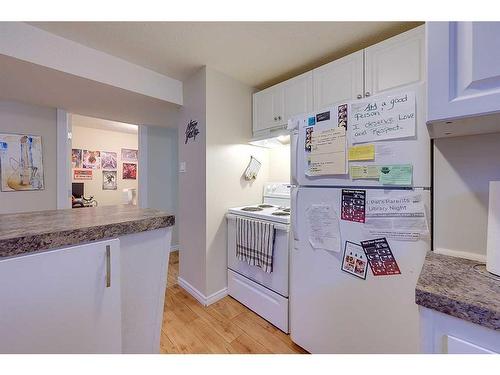 4013 47 Street, Red Deer, AB - Indoor Photo Showing Kitchen