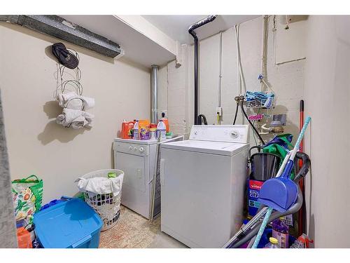 4013 47 Street, Red Deer, AB - Indoor Photo Showing Laundry Room