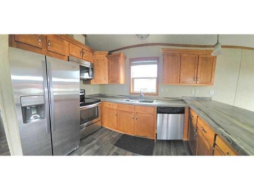 39-41019 Range Road 11, Rural Lacombe County, AB - Indoor Photo Showing Kitchen With Double Sink