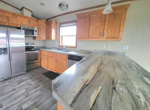 39-41019 Range Road 11, Rural Lacombe County, AB - Indoor Photo Showing Kitchen