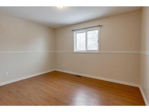 6126 52 Street Close, Ponoka, AB - Indoor Photo Showing Other Room