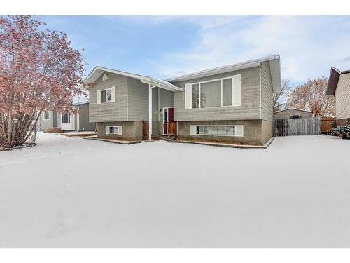 6126 52 Street Close, Ponoka, AB - Outdoor