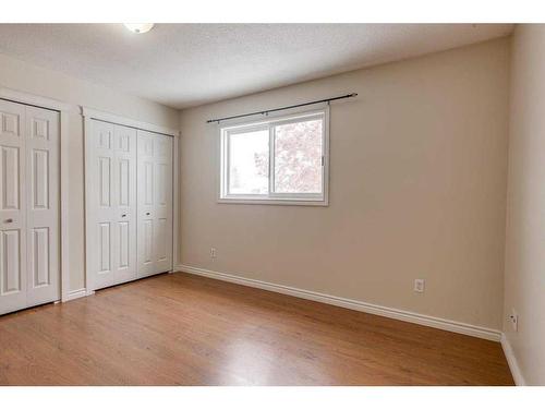 6126 52 Street Close, Ponoka, AB - Indoor Photo Showing Other Room