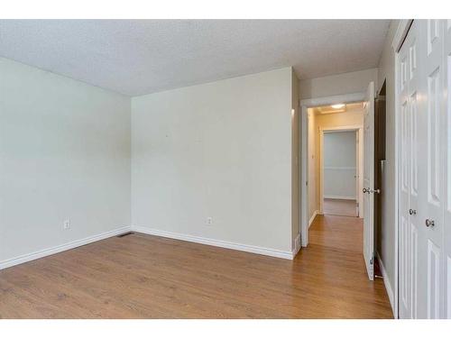 6126 52 Street Close, Ponoka, AB - Indoor Photo Showing Other Room