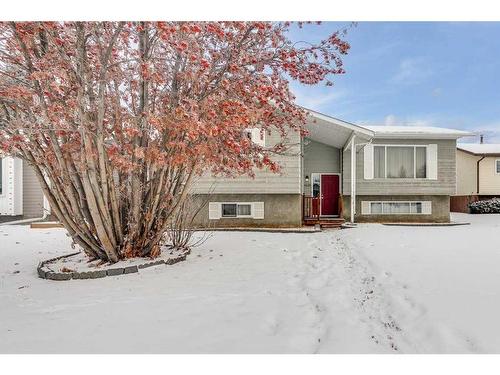 6126 52 Street Close, Ponoka, AB - Outdoor With Facade