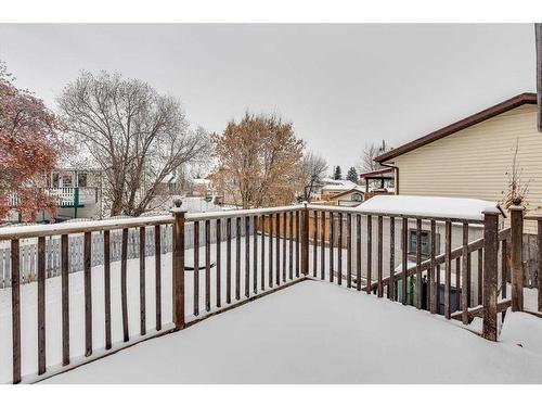 6126 52 Street Close, Ponoka, AB - Outdoor With Exterior