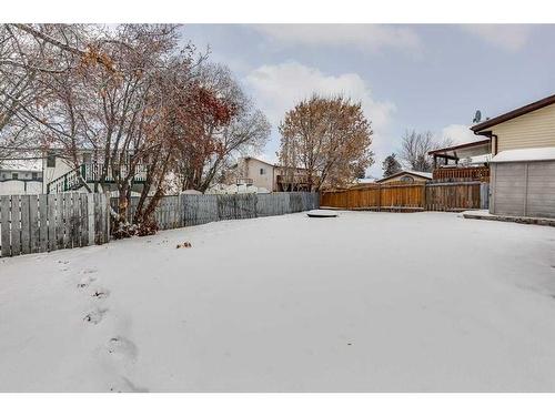 6126 52 Street Close, Ponoka, AB - Outdoor