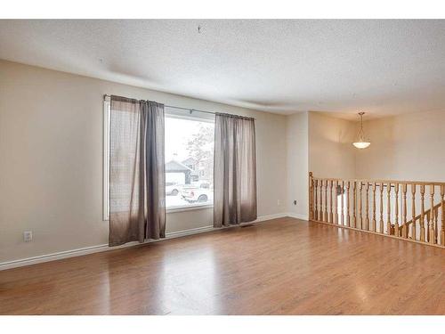 6126 52 Street Close, Ponoka, AB - Indoor Photo Showing Other Room