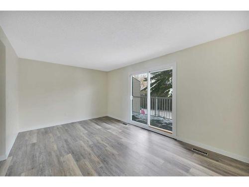 #22-96 Holmes Street, Red Deer, AB - Indoor Photo Showing Other Room