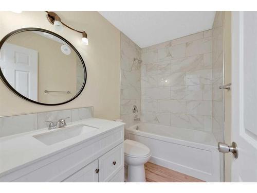 #22-96 Holmes Street, Red Deer, AB - Indoor Photo Showing Bathroom