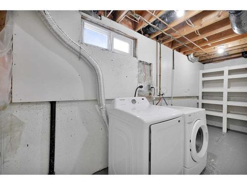 #22-96 Holmes Street, Red Deer, AB - Indoor Photo Showing Laundry Room