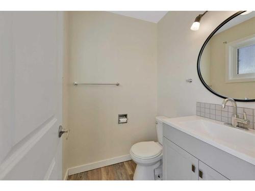 #22-96 Holmes Street, Red Deer, AB - Indoor Photo Showing Bathroom