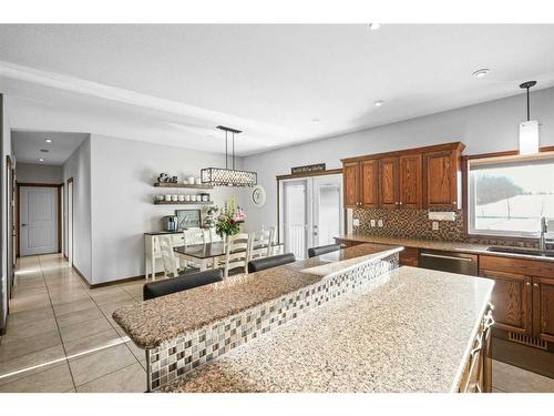 21-40419 Range Road 10, Rural Lacombe County, AB - Indoor Photo Showing Kitchen