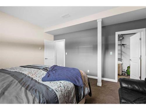 21-40419 Range Road 10, Rural Lacombe County, AB - Indoor Photo Showing Bedroom