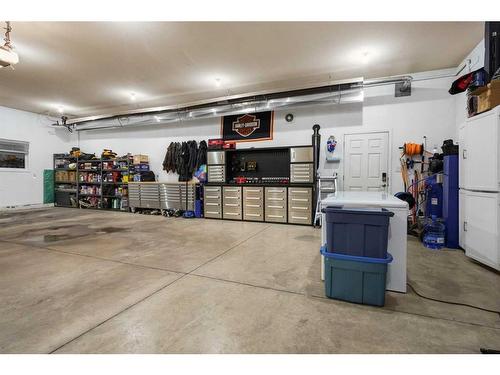 21-40419 Range Road 10, Rural Lacombe County, AB - Indoor Photo Showing Garage