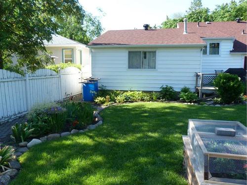 5450 49 Avenue, Lacombe, AB - Outdoor