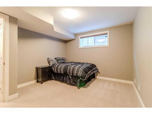 206 Viscount Drive, Red Deer, AB - Indoor Photo Showing Bedroom