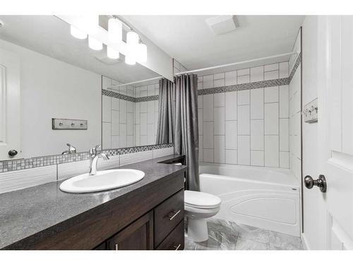 206 Viscount Drive, Red Deer, AB - Indoor Photo Showing Bathroom