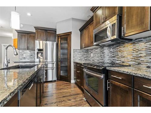 206 Viscount Drive, Red Deer, AB - Indoor Photo Showing Kitchen With Upgraded Kitchen