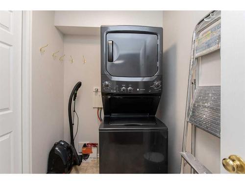 112-6118 53 Avenue, Red Deer, AB - Indoor Photo Showing Laundry Room