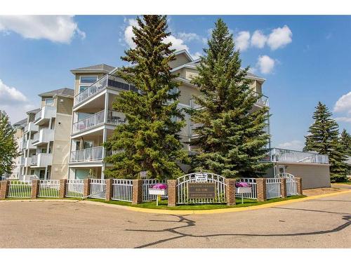 112-6118 53 Avenue, Red Deer, AB - Outdoor With Balcony