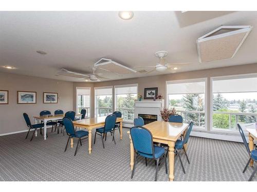 112-6118 53 Avenue, Red Deer, AB - Indoor Photo Showing Dining Room