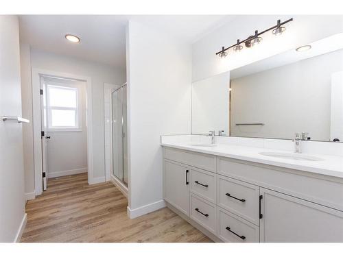 44 Toal Close, Red Deer, AB - Indoor Photo Showing Bathroom