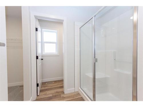 44 Toal Close, Red Deer, AB - Indoor Photo Showing Bathroom