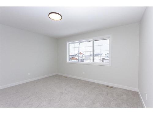 44 Toal Close, Red Deer, AB - Indoor Photo Showing Other Room