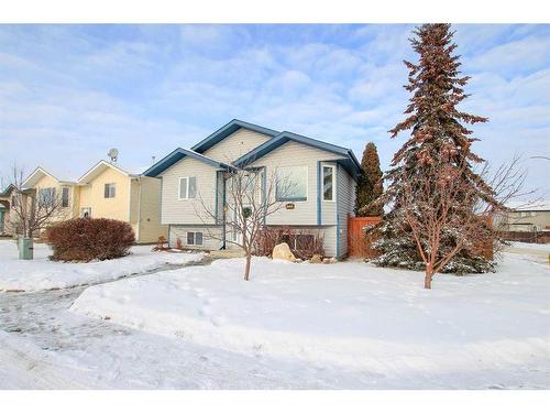 126 Sunridge Avenue, Blackfalds, AB - Outdoor With Facade