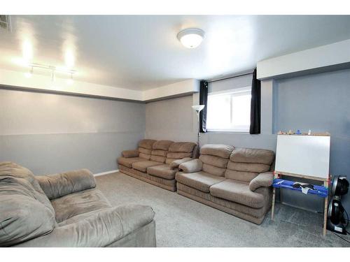 126 Sunridge Avenue, Blackfalds, AB - Indoor Photo Showing Other Room