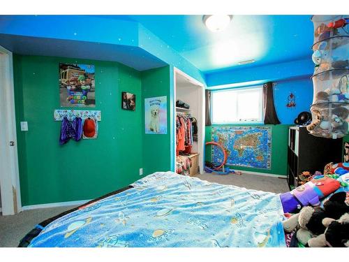 126 Sunridge Avenue, Blackfalds, AB - Indoor Photo Showing Bedroom