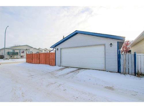 126 Sunridge Avenue, Blackfalds, AB - Outdoor With Exterior