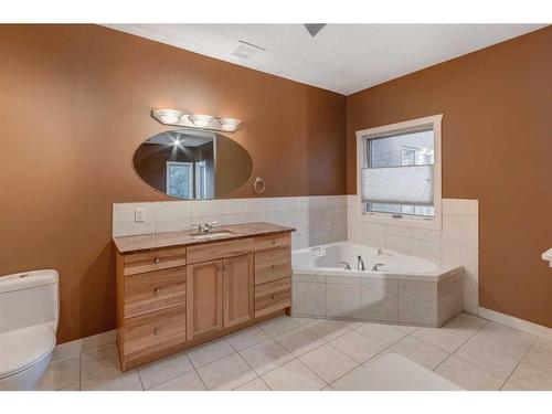 281118 Range Rd. 54, Rural Rocky View County, AB - Indoor Photo Showing Bathroom