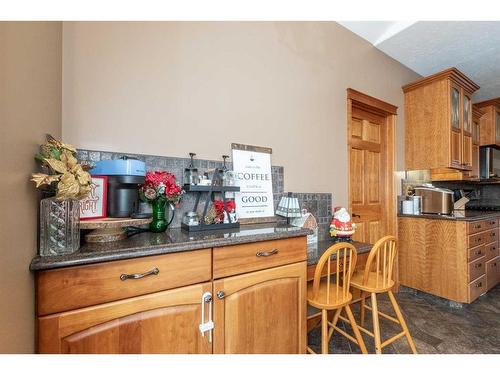 5104 55 Street Close, Eckville, AB - Indoor Photo Showing Kitchen