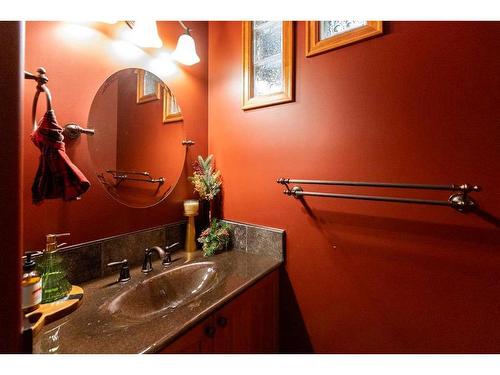 5104 55 Street Close, Eckville, AB - Indoor Photo Showing Bathroom