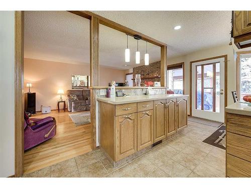 25 Rose Crescent, Red Deer, AB - Indoor Photo Showing Kitchen