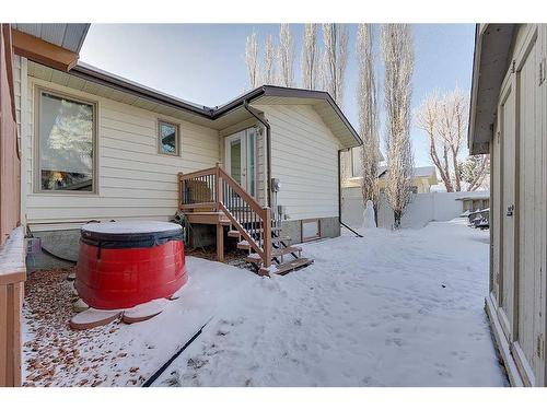 25 Rose Crescent, Red Deer, AB - Outdoor With Exterior