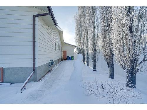 25 Rose Crescent, Red Deer, AB - Outdoor With Exterior