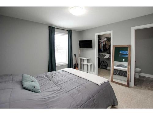 11 Fawn Meadows Drive, Delburne, AB - Indoor Photo Showing Bedroom