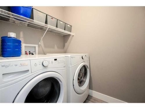 11 Fawn Meadows Drive, Delburne, AB - Indoor Photo Showing Laundry Room