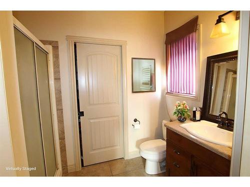 13 Ralston Place, Sylvan Lake, AB - Indoor Photo Showing Bathroom