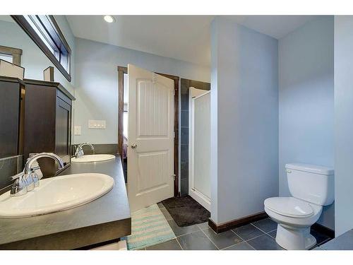 5225 Westridge Drive, Blackfalds, AB - Indoor Photo Showing Bathroom