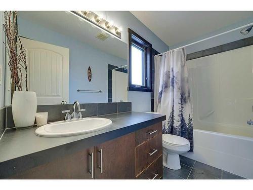 5225 Westridge Drive, Blackfalds, AB - Indoor Photo Showing Bathroom