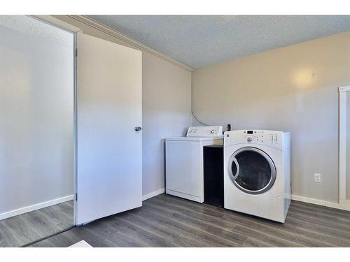 4820 55 Avenue, Camrose, AB - Indoor Photo Showing Laundry Room