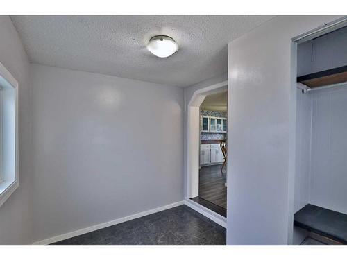 4820 55 Avenue, Camrose, AB - Indoor Photo Showing Other Room