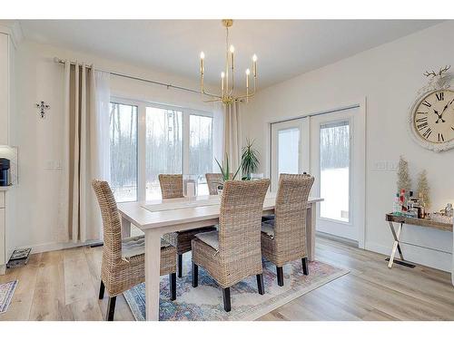 32 Eagle Drive, Rural Lacombe County, AB - Indoor Photo Showing Dining Room