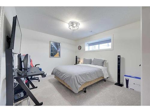 32 Eagle Drive, Rural Lacombe County, AB - Indoor Photo Showing Bedroom