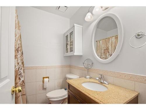 133 Maxwell Avenue, Red Deer, AB - Indoor Photo Showing Bathroom